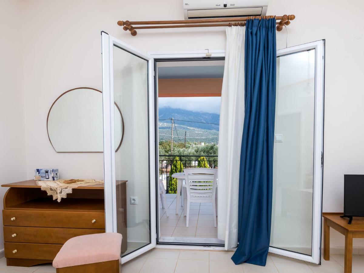 Apartments Thekla Karavádhos Zewnętrze zdjęcie